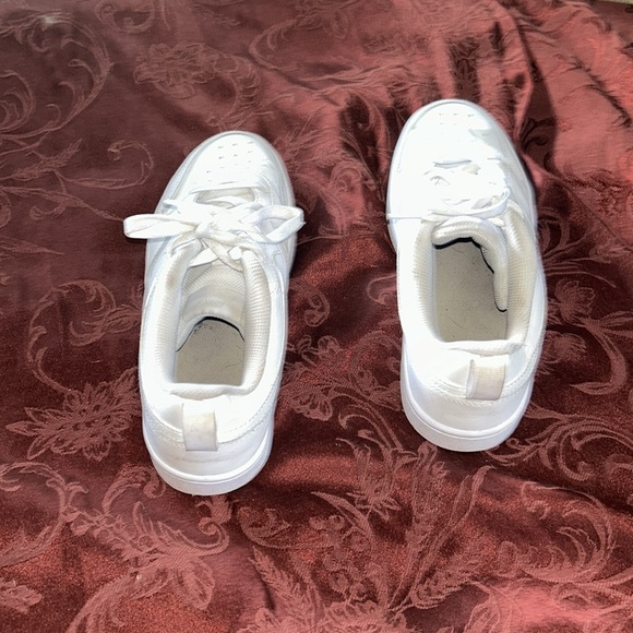 Nike shoes - Picture 4 of 7